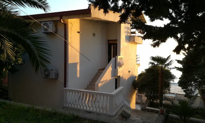 Dobra Voda Apartment | 100 m² Apartment ∙ 2 bedrooms ∙ 5 guests