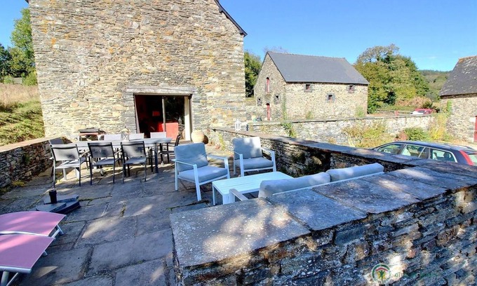 Mur-de-Bretagne House | 100 m² Gîte ∙ 3 bedrooms ∙ 7 guests