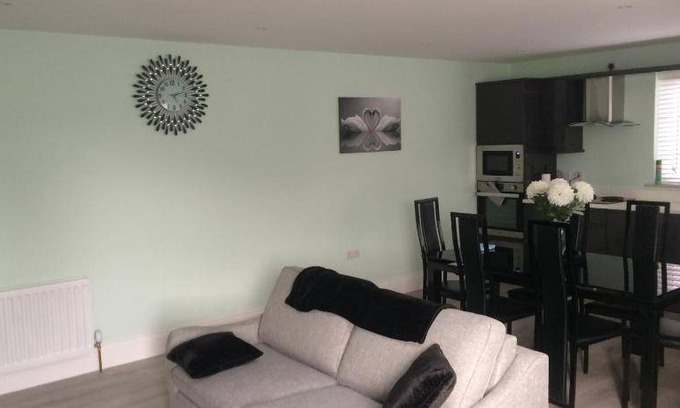 Newry House | 100 m² House ∙ 1 bedroom ∙ 4 guests