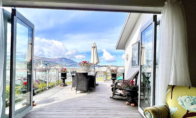 Lyttelton House | 100 m² House ∙ 3 bedrooms ∙ 8 guests