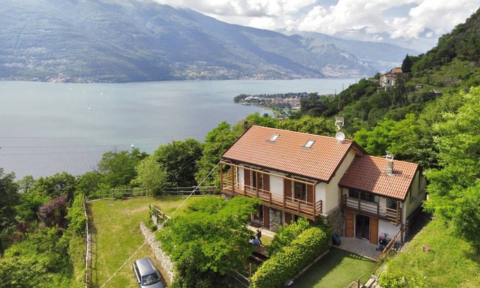 Bellano House | 100 m² House ∙ 3 bedrooms ∙ 7 guests