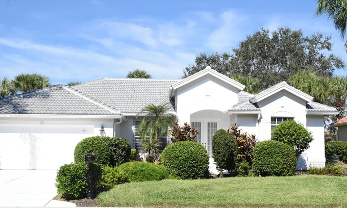 Gateway House | 100% Remodeled Minutes From Jet Blue Ball Park