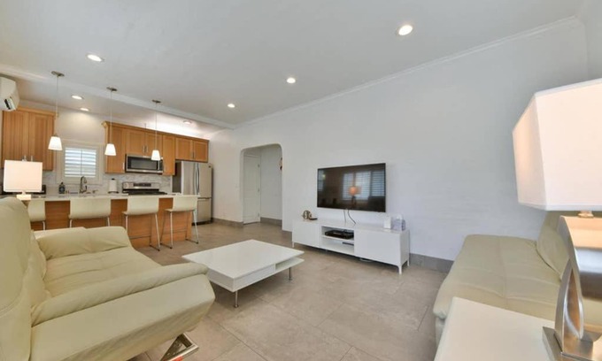 Balboa Peninsula Apartment | 1000#1 Contemporary Home w/Parking, Grill, & AC!