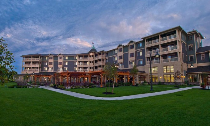 Clayton Hotel | 1000 Islands Harbor Hotel