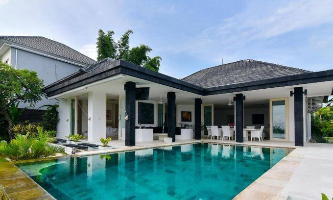 Umeanyar Villa | 1000 m² Villa ∙ 2 bedrooms ∙ 8 guests