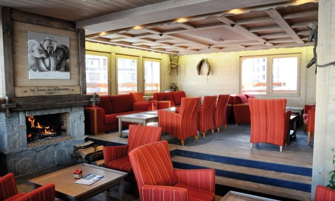 La Toussuire Apartment | 100m from ski slopes, fitness, swimming pool, sauna, hammam, balcony, tv, ski locker, 32m²