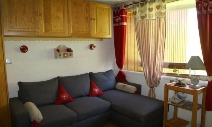 Prapoutel Apartment | 100m from resort center, parking, tv, ski locker, 20-22m², Les 7 Laux