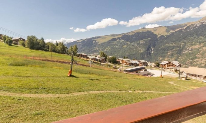 Montalbert Apartment | 100m from resort center, 2nd floor, view ski slopes, balcony, tv, ski locker, 26m², Montalbert