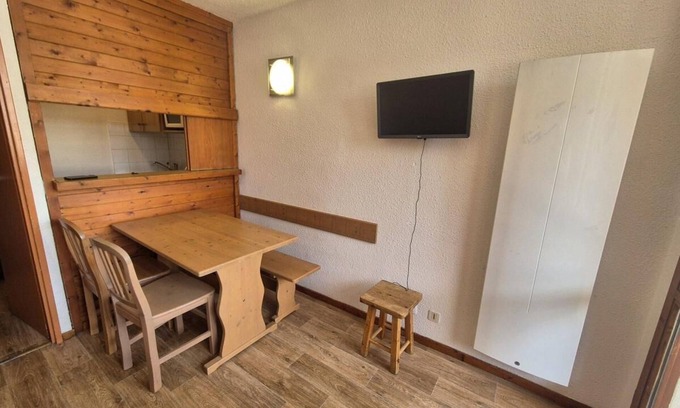 Val Claret Apartment | 100m from resort center, 3rd floor, balcony, tv, ski locker, 18m², Tignes