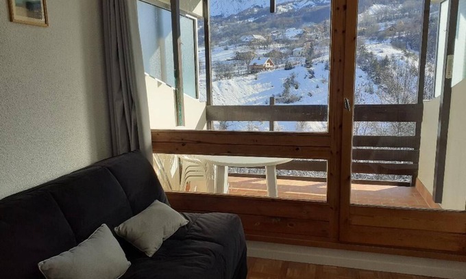 Le Sauze Apartment | 100m from ski slopes, 3rd floor, balcony, tv, 18m², Sauze - Super Sauze
