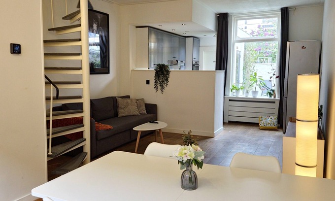 Alkmaar House | 100m2 Train Station - City Center Home Alkmaar