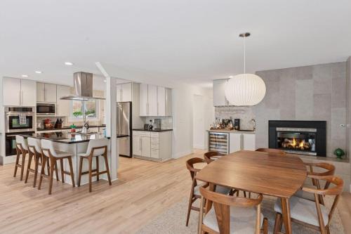 Flagstaff House | 1010 Rosehill Dr