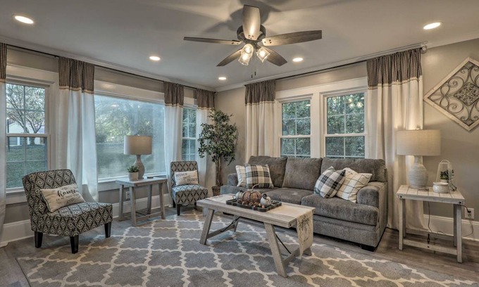 Cedar Falls House | 102 m² House ∙ 2 bedrooms ∙ 6 guests