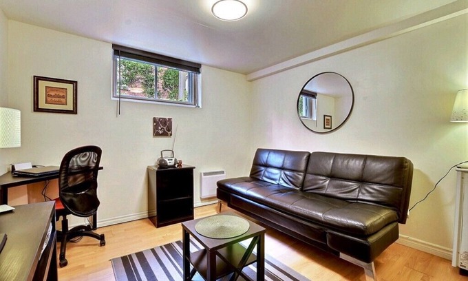 Cote-Des-Neiges—Notre-Dame-De-Grace Apartment | #102 Warm & Tastefully Furnished - Great Location