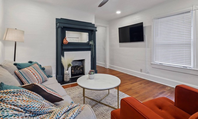 Cabbagetown House | 102 year old Fully Renovated Cabbagetown Home - Steps to Beltline