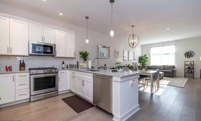 King of Prussia Condo | 103 m² Condo ∙ 1 bedroom ∙ 3 guests