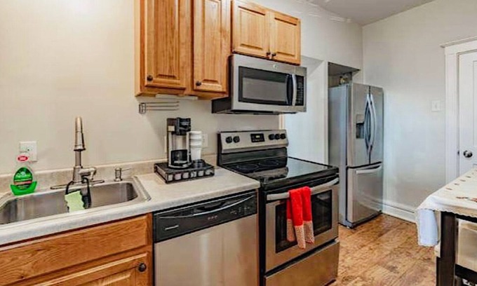 St. Louis Apartment | #104 amazing location near Washington university 🌺🌺🌺