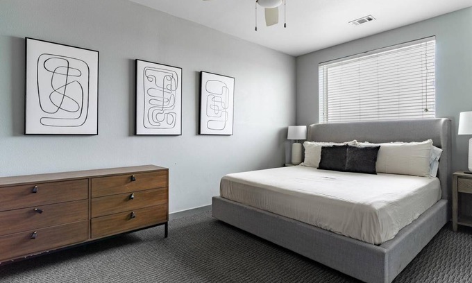 University District Apartment | 105 m² Apartment ∙ 3 bedrooms ∙ 6 guests