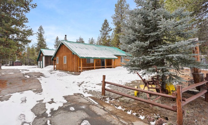 La Pine House | 106 m² House ∙ 3 bedrooms ∙ 6 guests