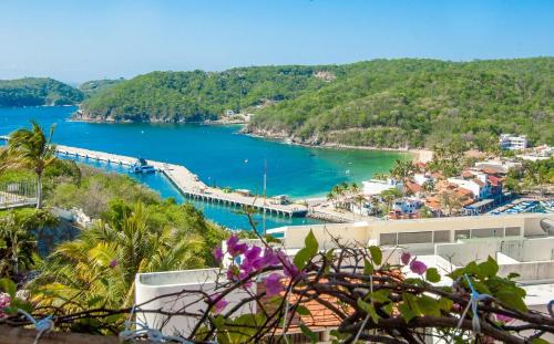 P Chahue House | 1063 - Cruz Del Mar M302