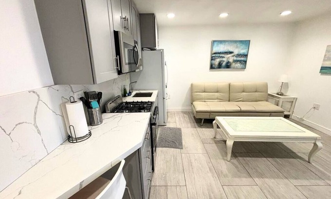 Santa Ana Apartment | 106D - Elegant Nook - Classic Getaways