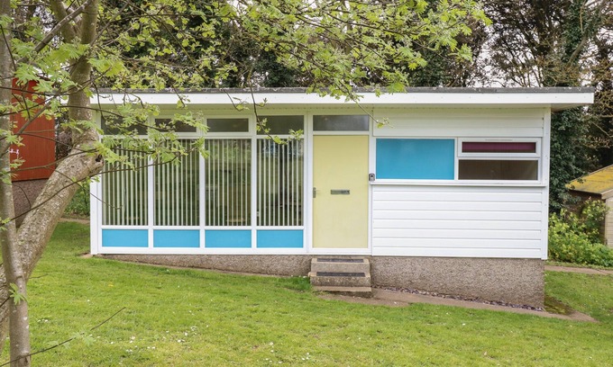 Cromer Cottage | 107 KINGS CHALET PARK, pet friendly, with a garden in Cromer