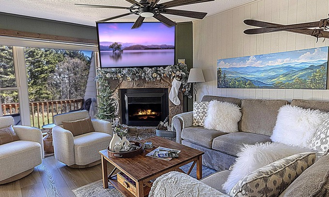 Snowshoe House | 107A Leatherbark -3BR luxurious, gourmet kitchen, & large deck to enjoy summer!