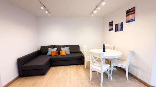 Cambrils Apartment | 108 - Beachside Renovated 1BR apt 5 min from Beach