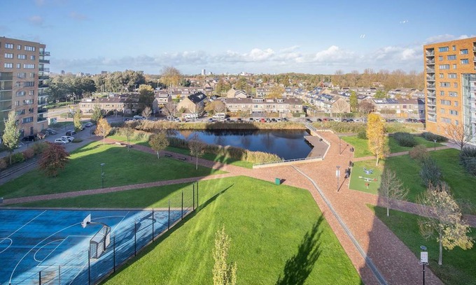 Municipality of Capelle aan den IJssel Resort | 108 m² Private room ∙ 1 bedroom ∙ 1 guest