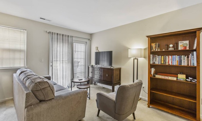 Northeast Raleigh Apartment | 109 m² Apartment ∙ 2 bedrooms ∙ 4 guests