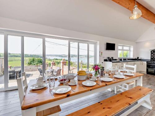 Instow House | 11 Bed in Instow REDLA