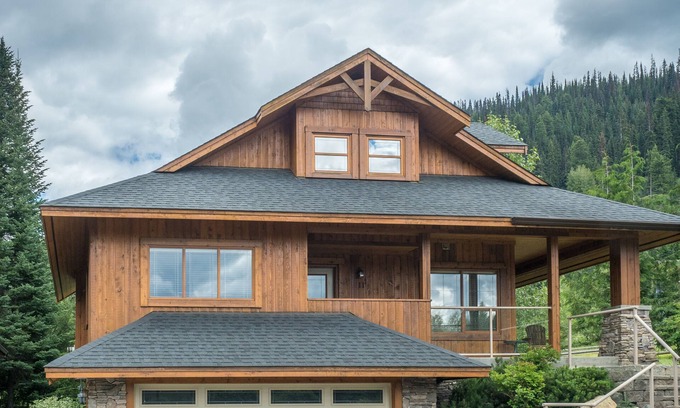 Fairways Cottage | #11 Fairways Drive - Luxury 4 BR, Hot Tub