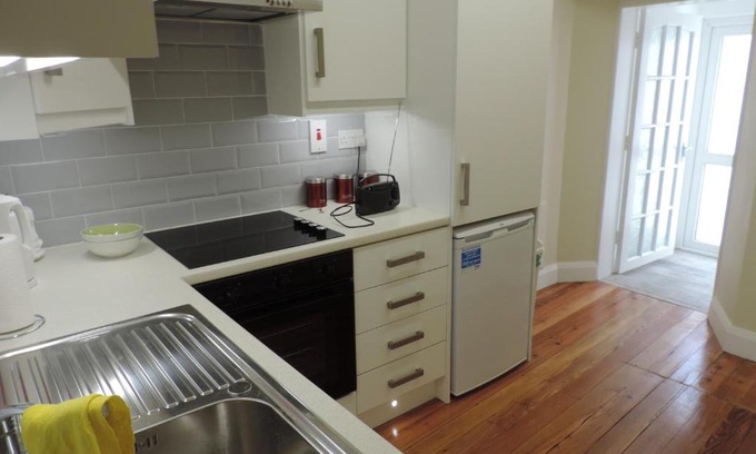 Carndonagh Apartment | 11 Malin Street, Noreens place