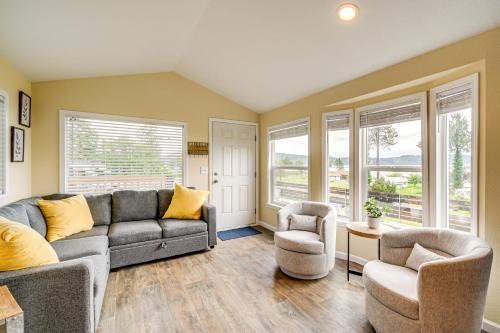 Port Hadlock House | 11 Mi to Port Townsend Ferry Cottage with View!