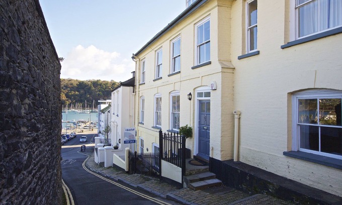 Dartmouth Cottage | 11 RIDGE HILL, family friendly, with a garden in Dartmouth