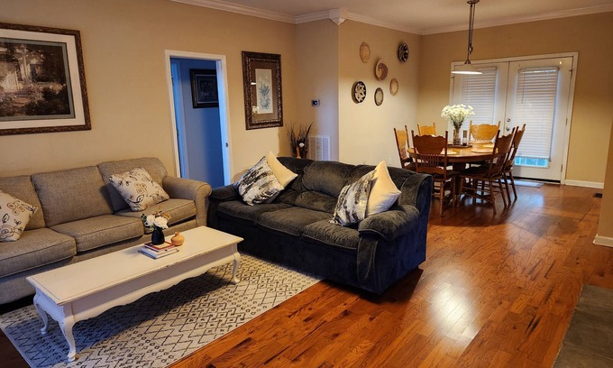 Guntersville House | 11. Spacious Lakeview home, King bed, minutes to downtown, shopping, boat ramps