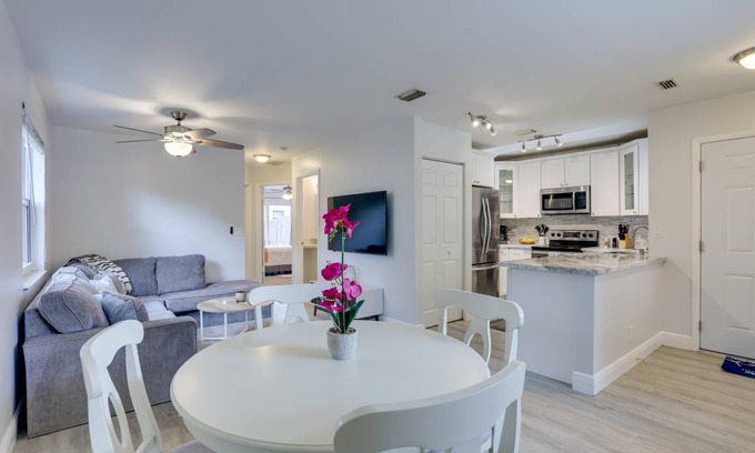 North Palm Beach Heights Apartment | 111 m² Apartment ∙ 2 bedrooms ∙ 4 guests
