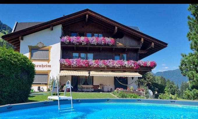 Fuegenberg Apartment | 110 m² Apartment ∙ 5 bedrooms ∙ 8 guests
