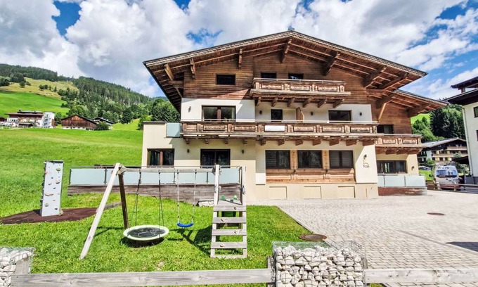 Saalbach-Hinterglemm Apartment | 110 m² Apartment ∙ 5 bedrooms ∙ 10 guests