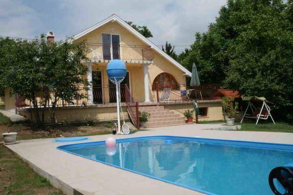 Sukoro House | 110 m² House ∙ 3 bedrooms ∙ 4 guests