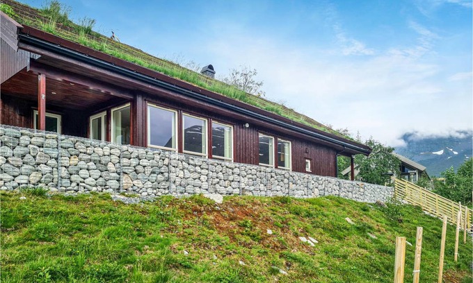 Stordal House | 110 m² House ∙ 4 bedrooms ∙ 8 guests