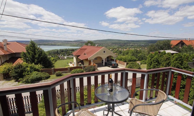 Balatonfuzfo House | 110 m² House ∙ 4 bedrooms ∙ 8 guests