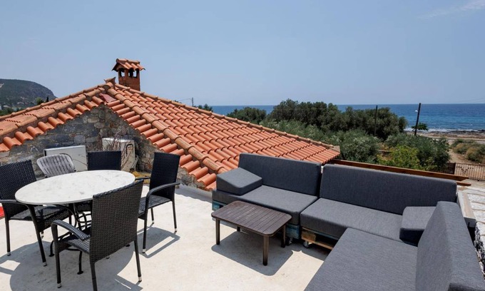 Agios Nikolaos House | 110 m² House ∙ 3 bedrooms ∙ 6 guests