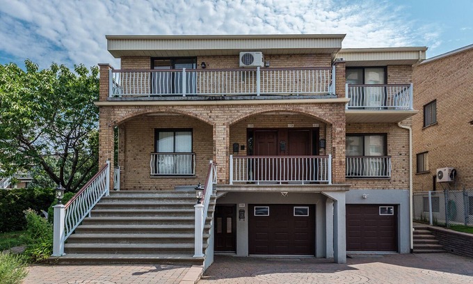 Ahuntsic-Cartierville Apartment | 1100 - CHIC DESIGNER LOVELY BEAUTIFUL COZY FLAT 1BDR