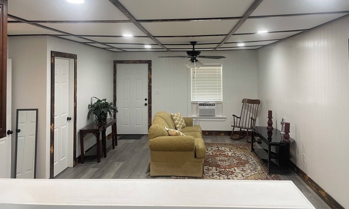 Brownwood House | 1102 HOLCOMB HOUSE Close to Coggin Park, Hospital, HPU