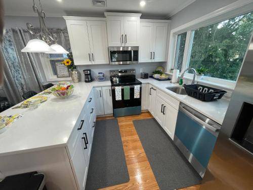 Highland Park Apartment | 111 m² Apartment ∙ 3 bedrooms ∙ 6 guests