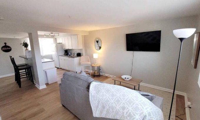 Joslyn Castle Apartment | 111 m² Apartment ∙ 2 bedrooms ∙ 4 guests