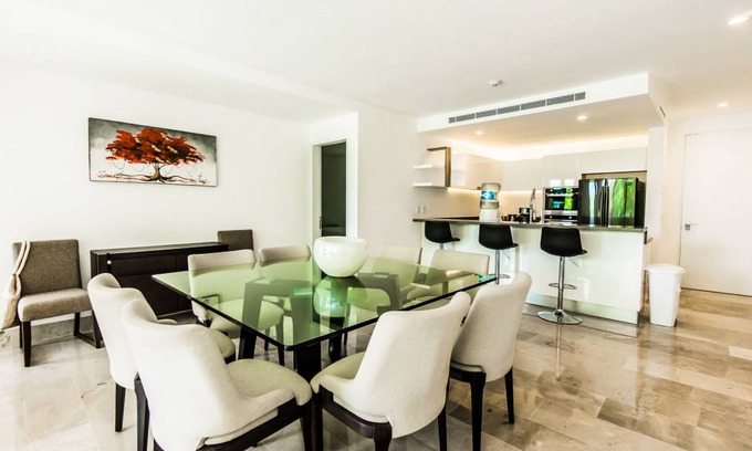 Downtown Condo | 112 m² Condo ∙ 3 bedrooms ∙ 6 guests