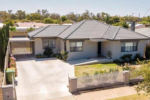 Echuca House | 115 m² House ∙ 2 bedrooms ∙ 4 guests