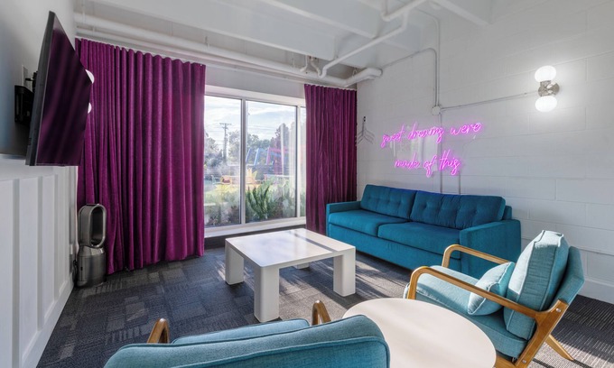 East Hill Hotel | 116 - Group Suite